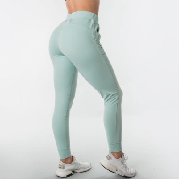 Alphatete woman’s light gray leggings joggers - Picture 2 of 11